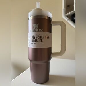 Brand New Stanley Quencher H2.0 Tumbler 30 oz - Rose Gold with White Handle